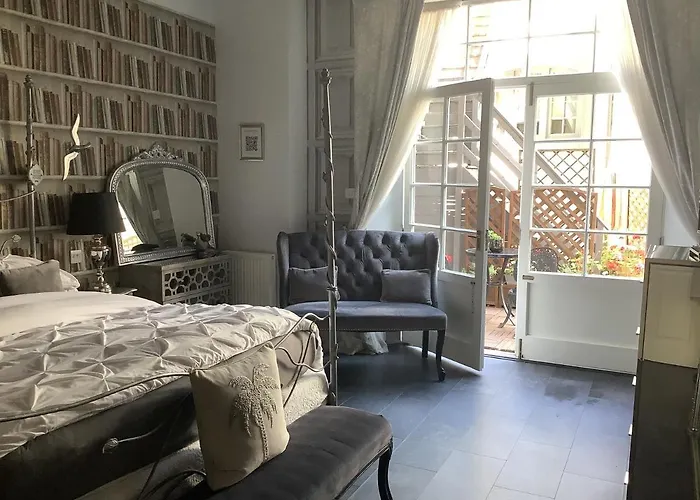 A Room In The City - West Edinburgh